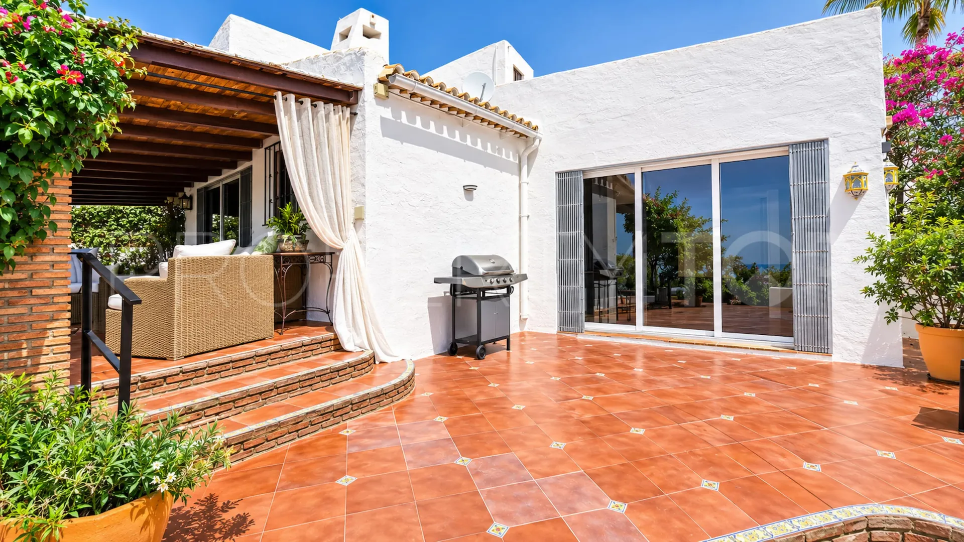 For sale 3 bedrooms house in Bahia de Casares