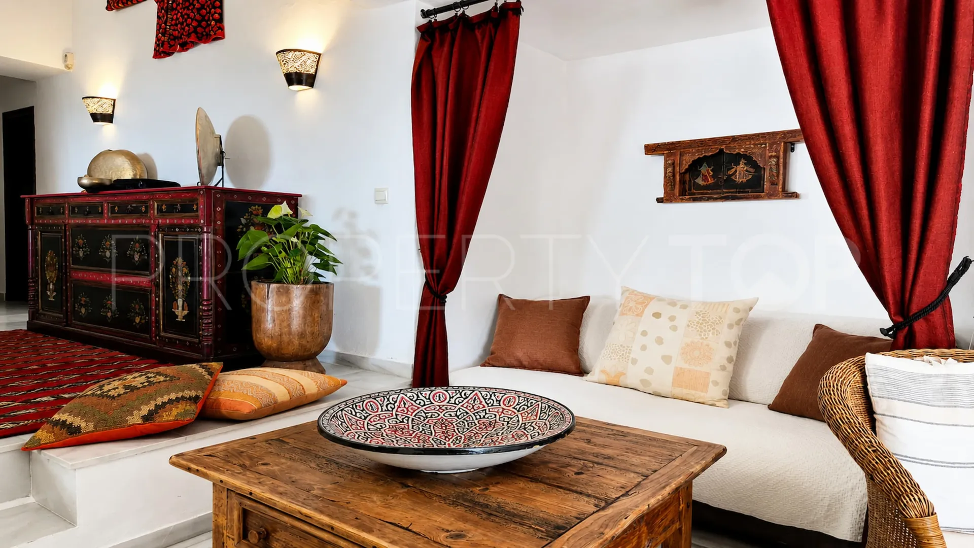 For sale 3 bedrooms house in Bahia de Casares