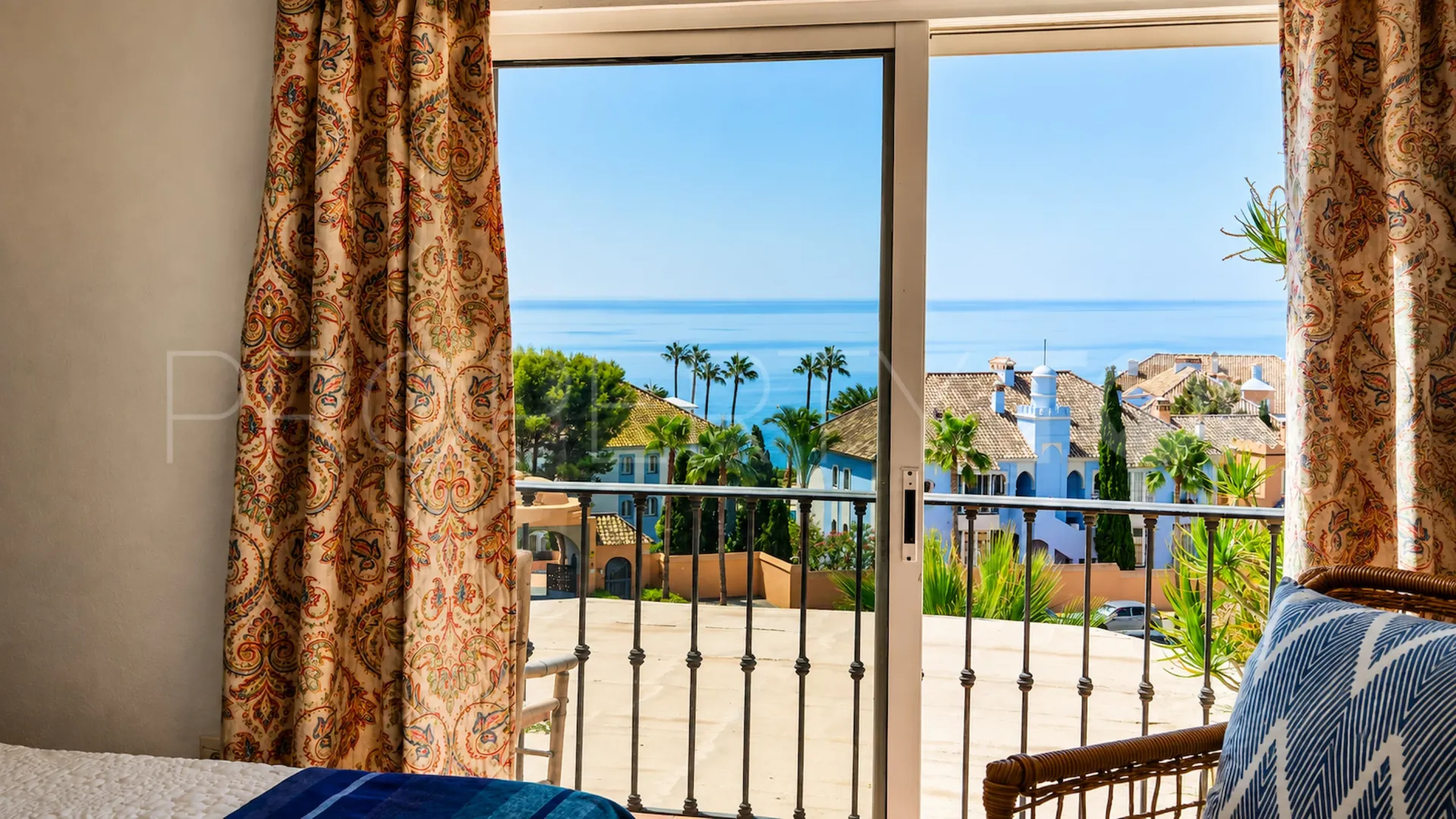 For sale 3 bedrooms house in Bahia de Casares