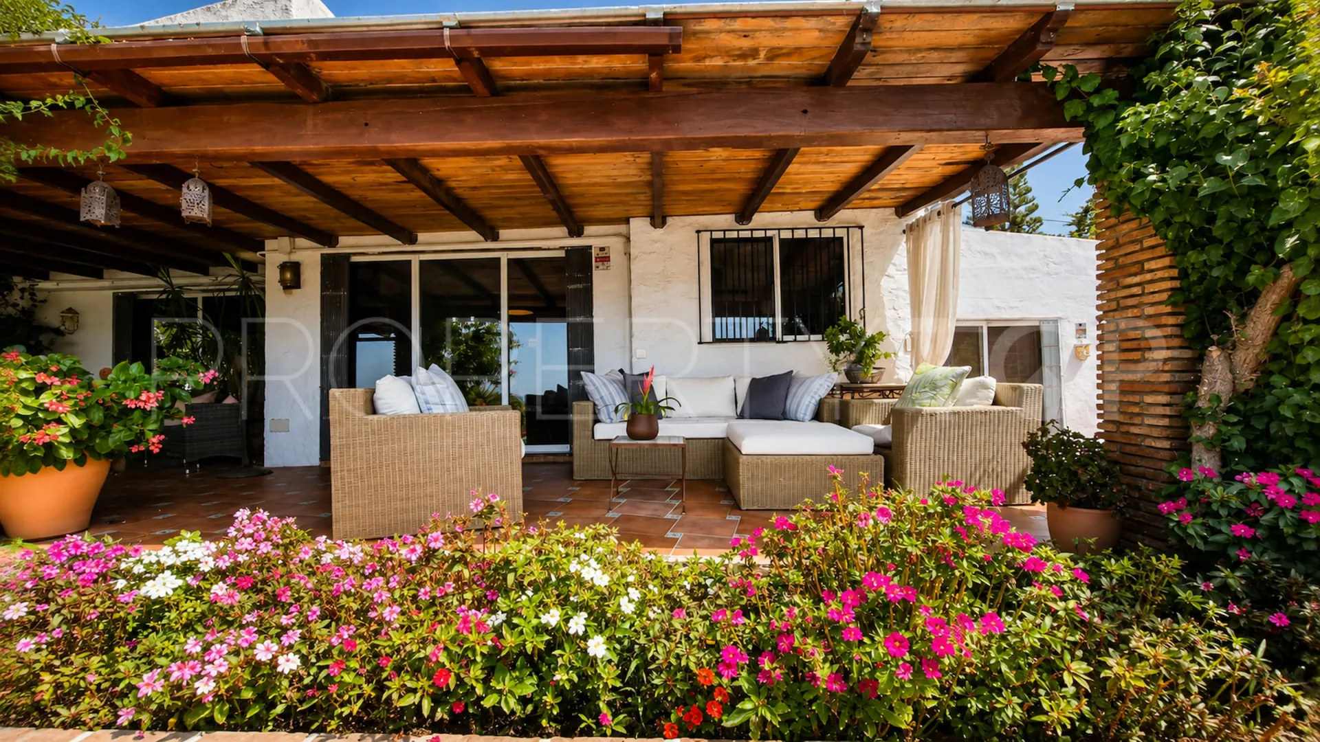 For sale 3 bedrooms house in Bahia de Casares