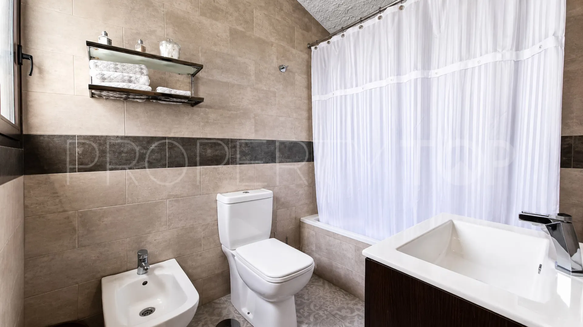 For sale 3 bedrooms house in Bahia de Casares
