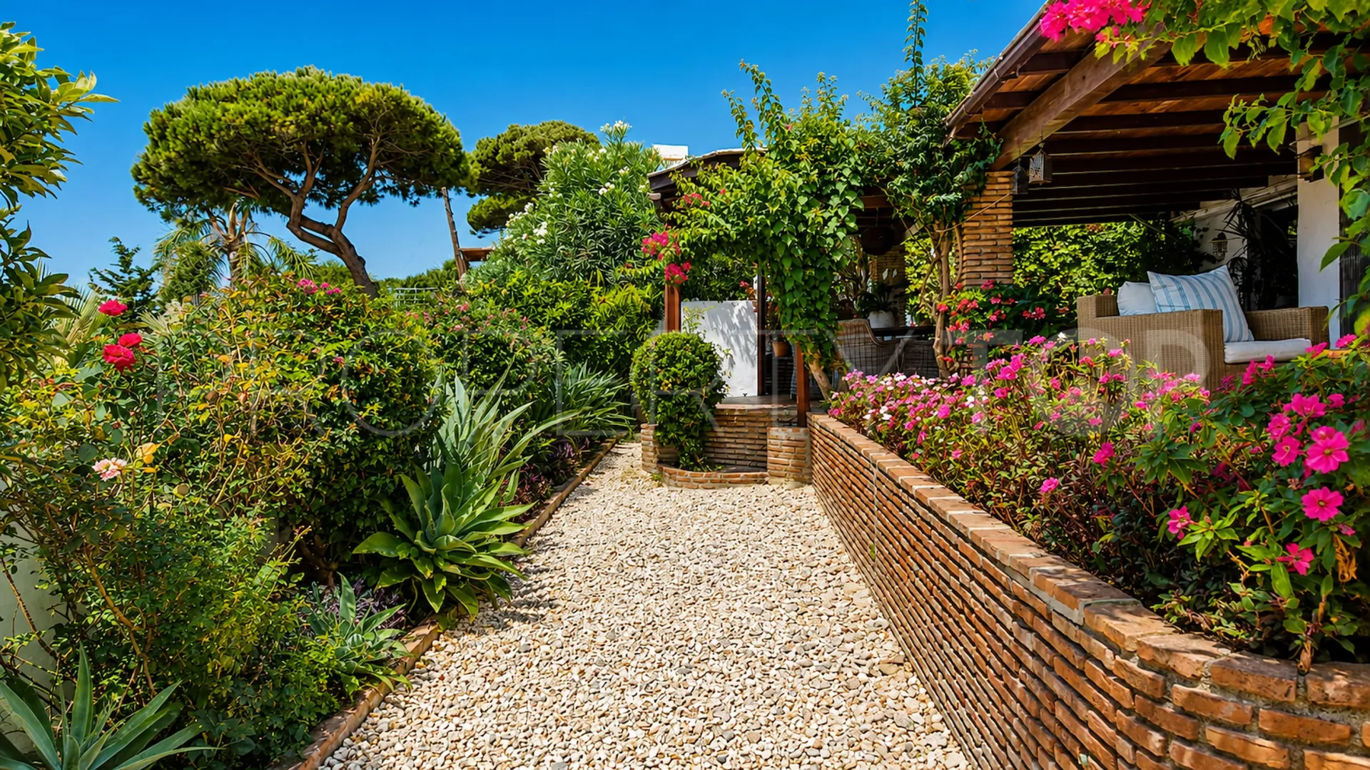 For sale 3 bedrooms house in Bahia de Casares