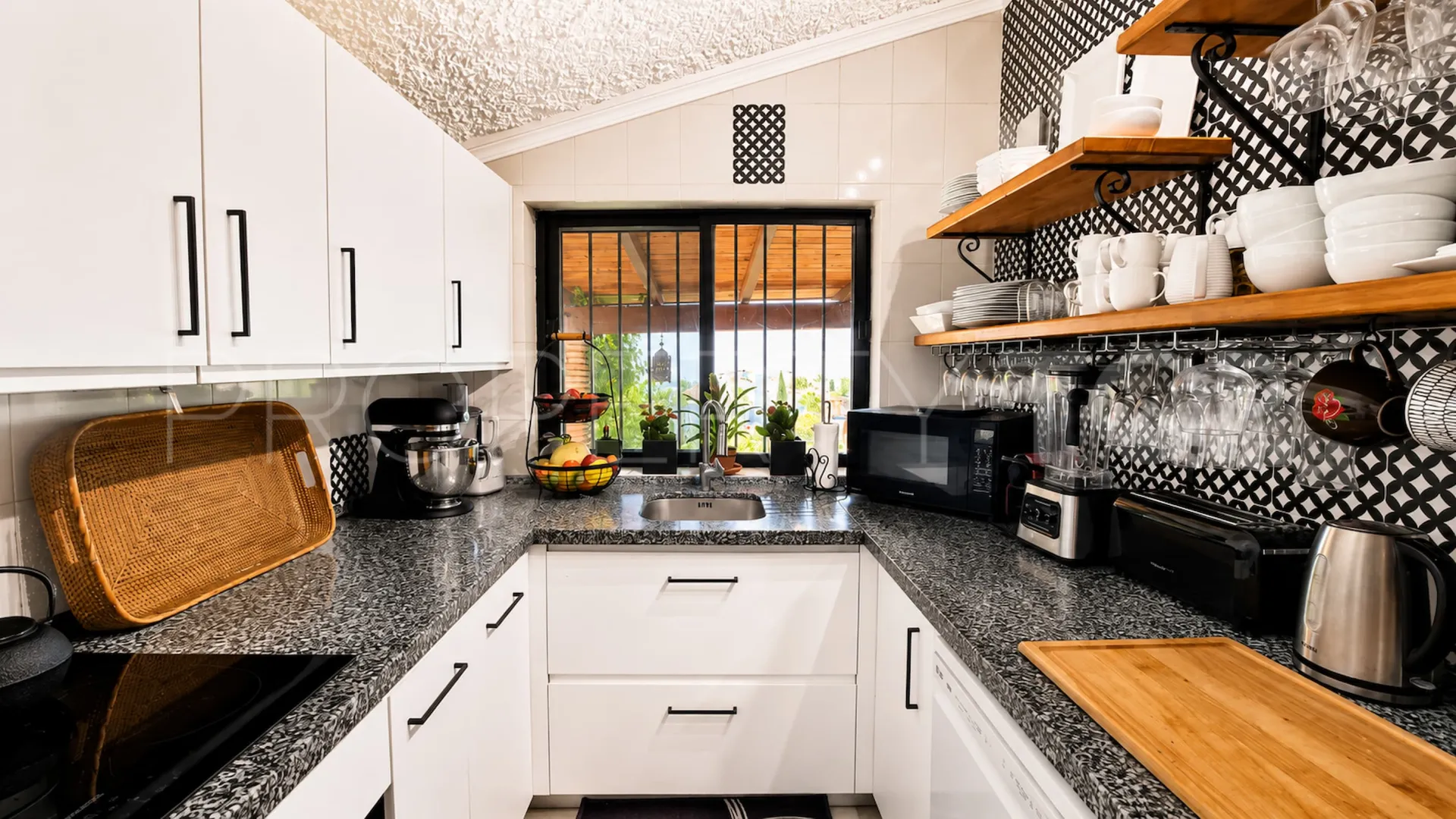 For sale 3 bedrooms house in Bahia de Casares