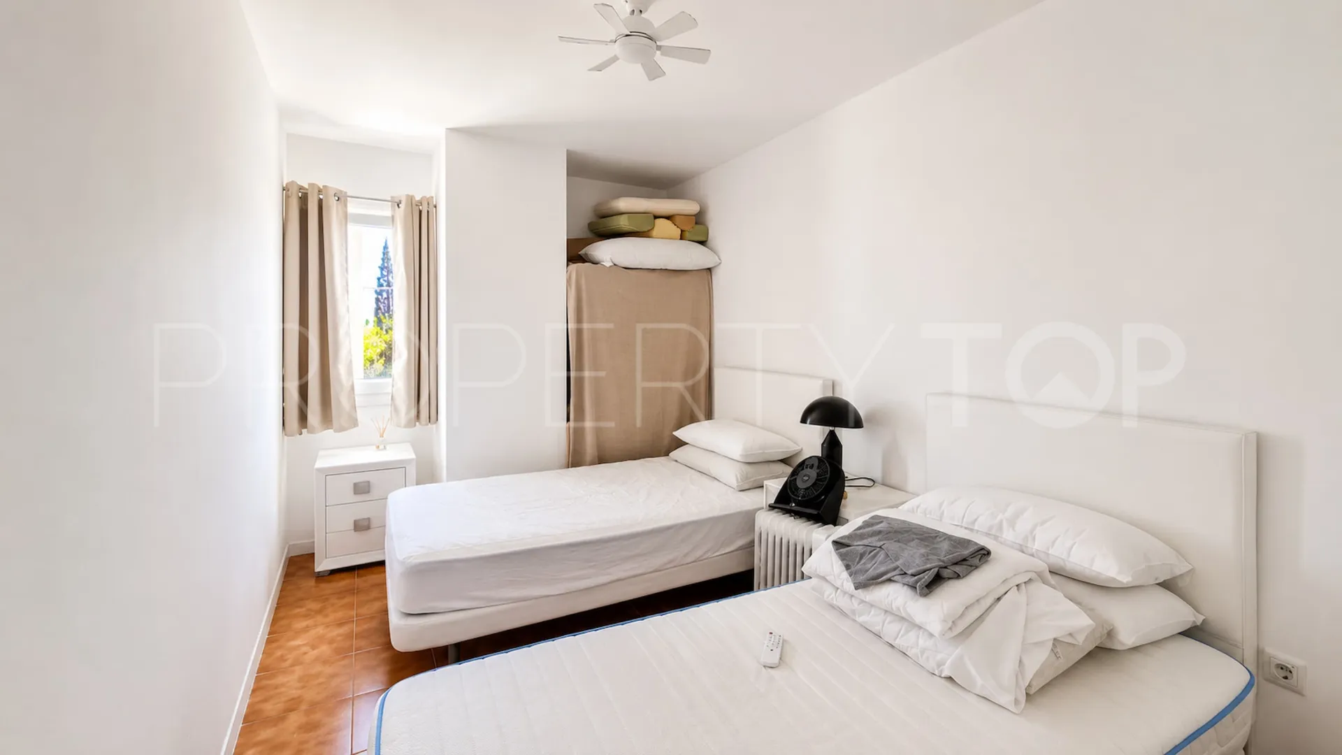 For sale town house with 3 bedrooms in Marina de Casares