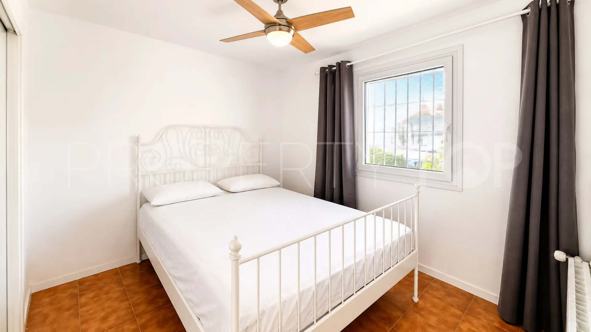 For sale town house with 3 bedrooms in Marina de Casares