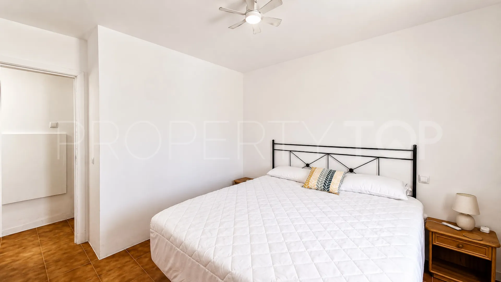 For sale town house with 3 bedrooms in Marina de Casares