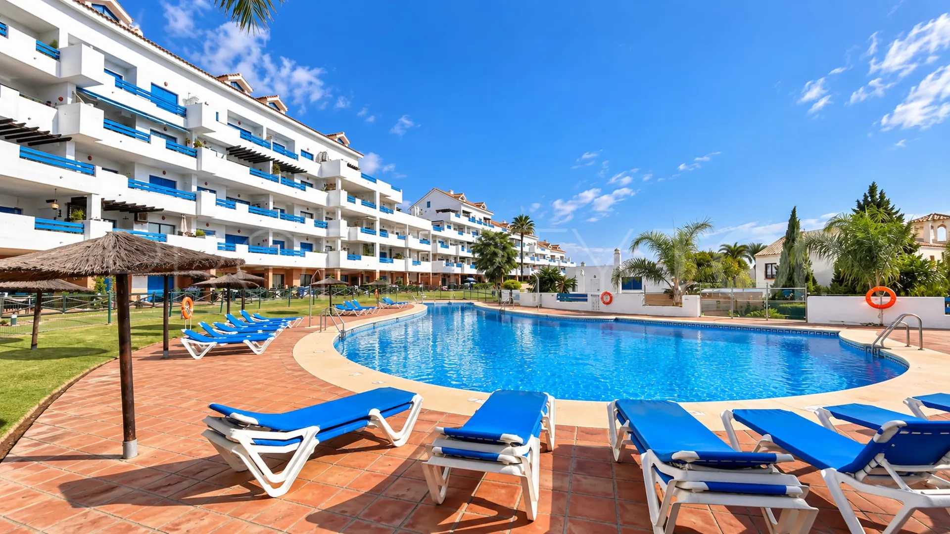 For sale ground floor apartment in Duquesa Suites