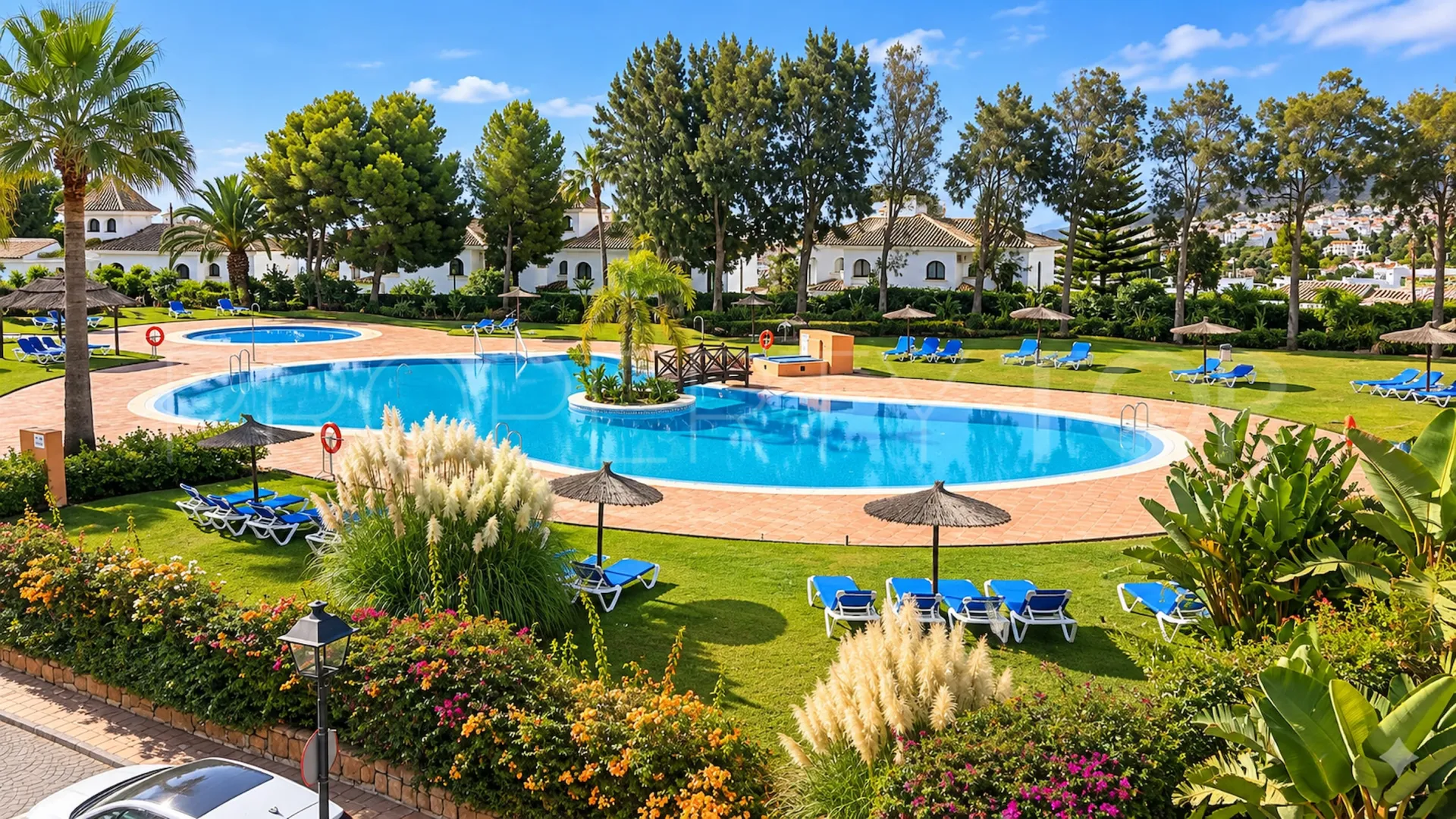 For sale ground floor apartment in Duquesa Suites