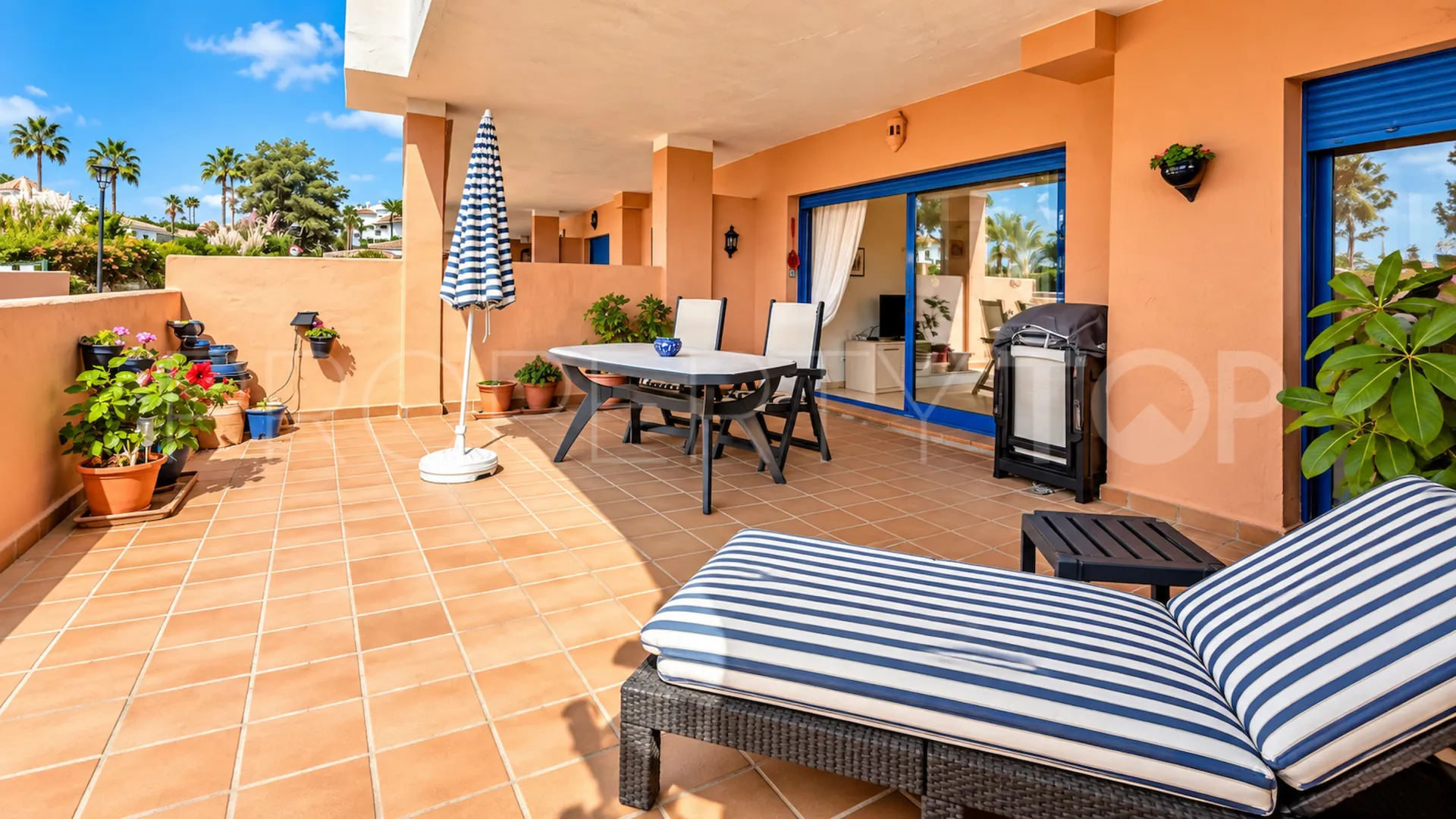 For sale ground floor apartment in Duquesa Suites