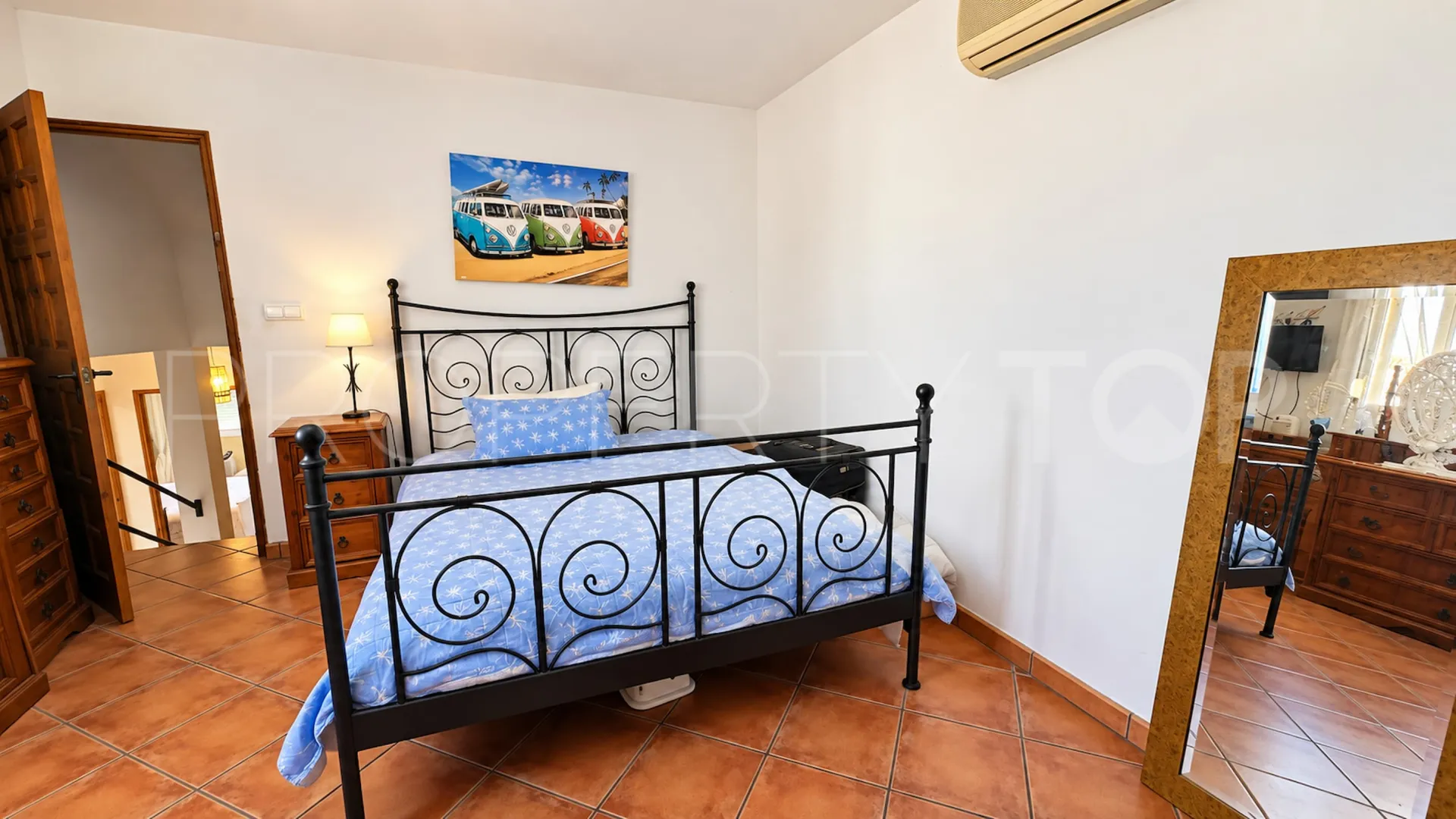 For sale 2 bedrooms town house in Manilva Pueblo