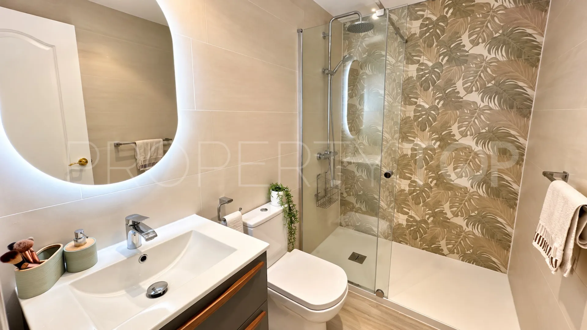 Ático de 2 dormitorios a la venta en Duquesa Village