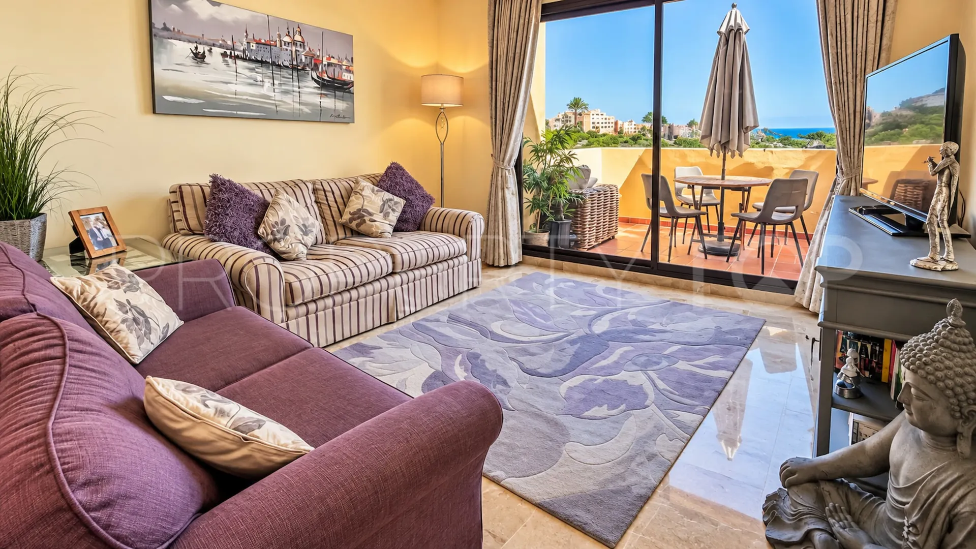 Ático de 2 dormitorios a la venta en Duquesa Village