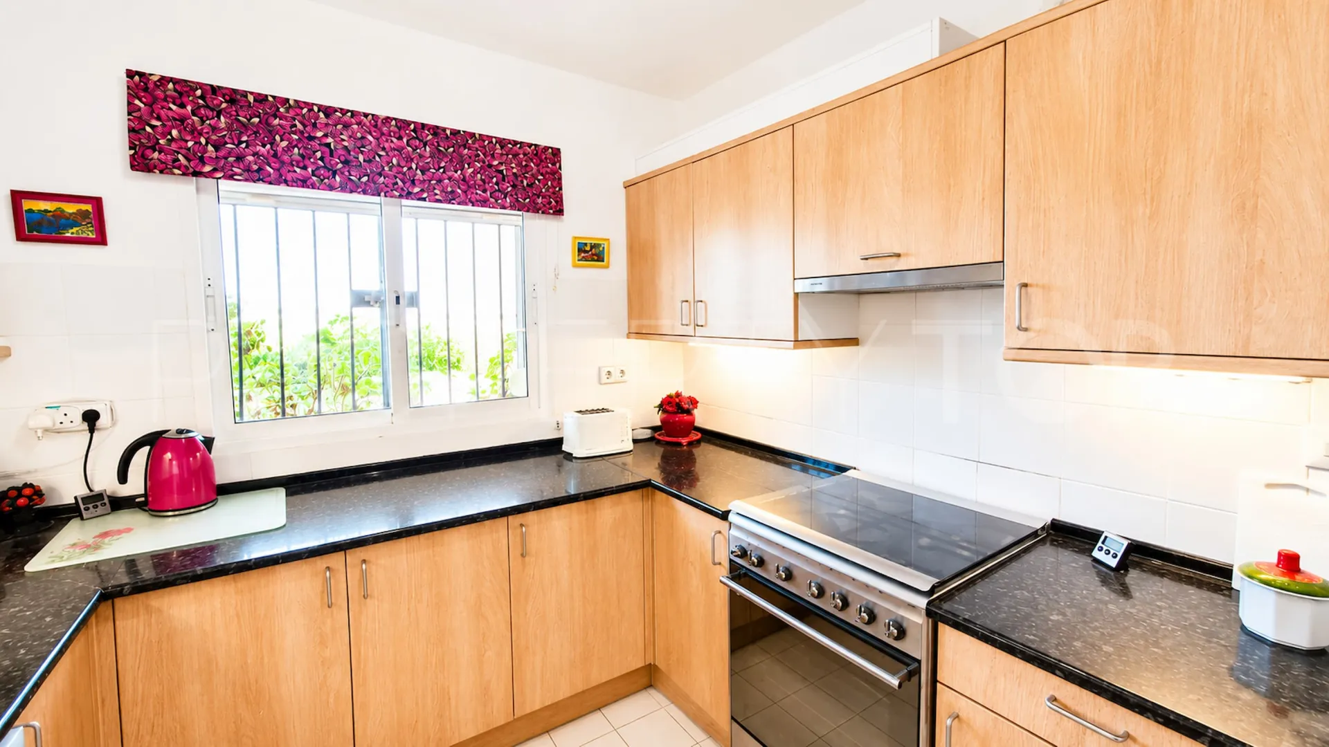 Comprar apartamento planta baja en Estepona Golf con 2 dormitorios