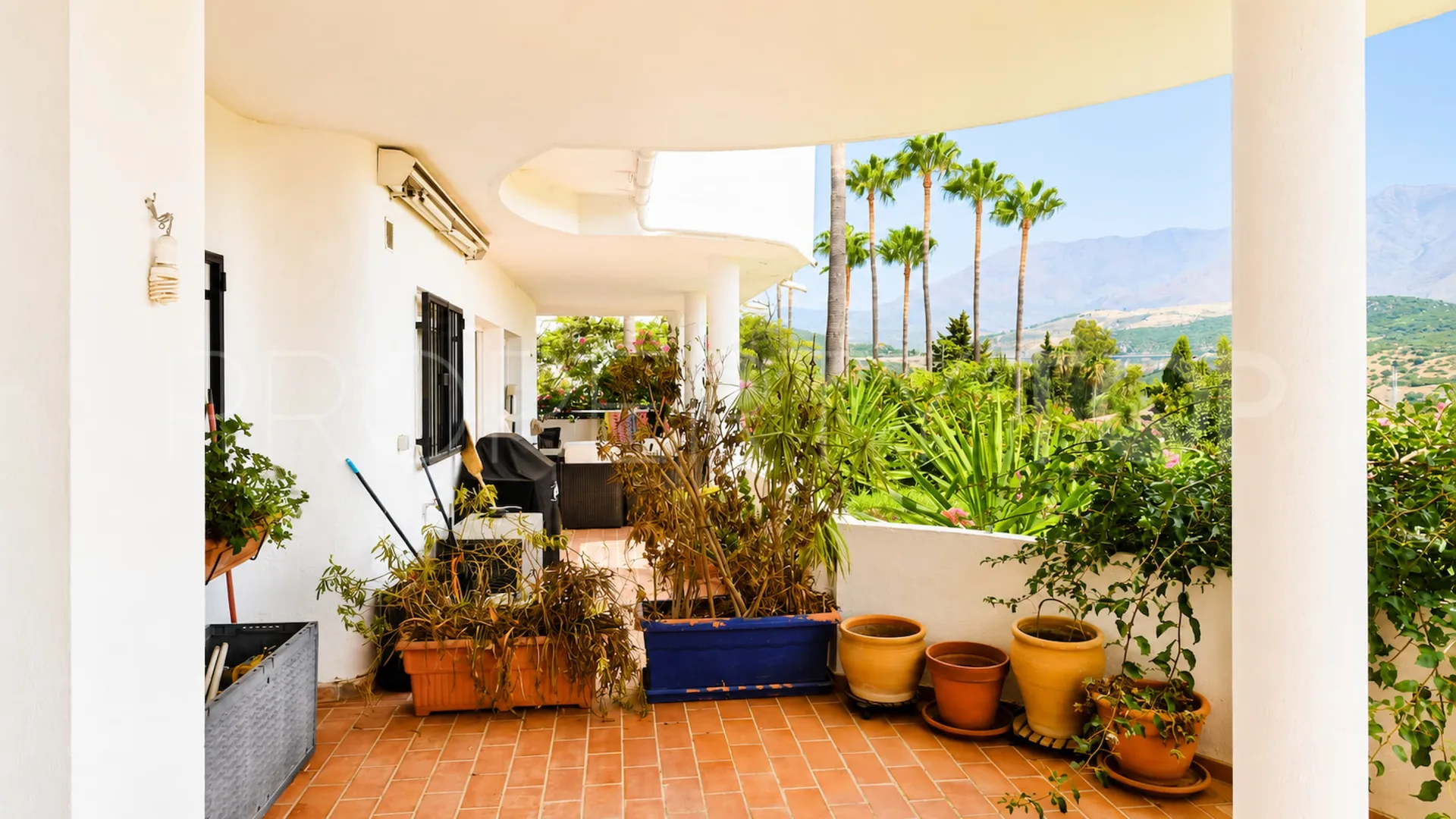 Comprar apartamento planta baja en Estepona Golf con 2 dormitorios