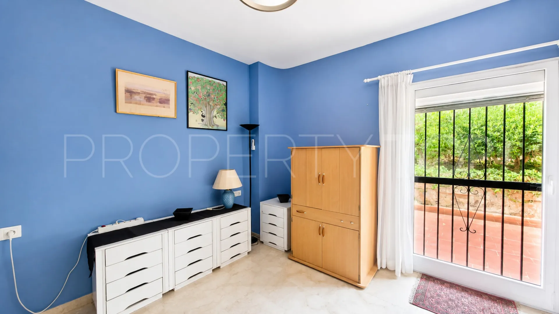 Comprar apartamento planta baja en Estepona Golf con 2 dormitorios