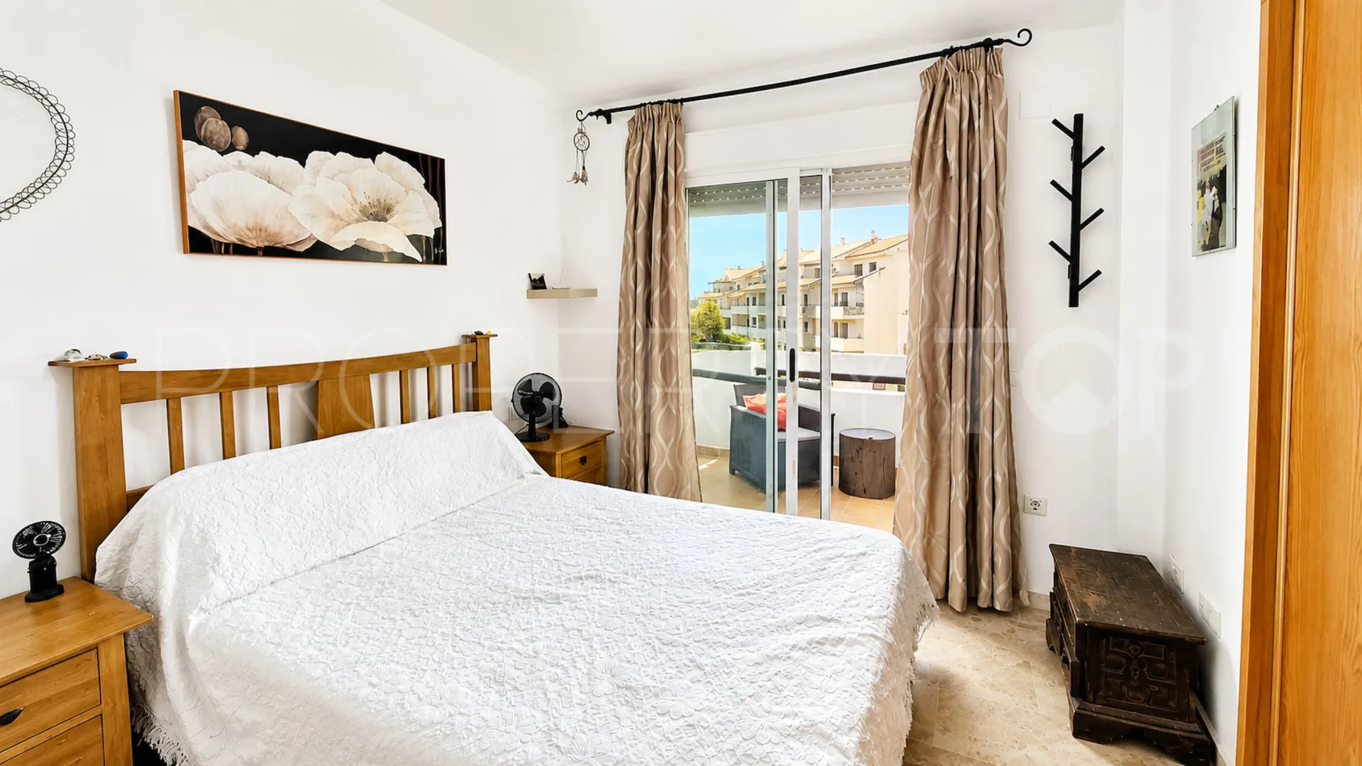 Apartamento en venta con 3 dormitorios en Manilva