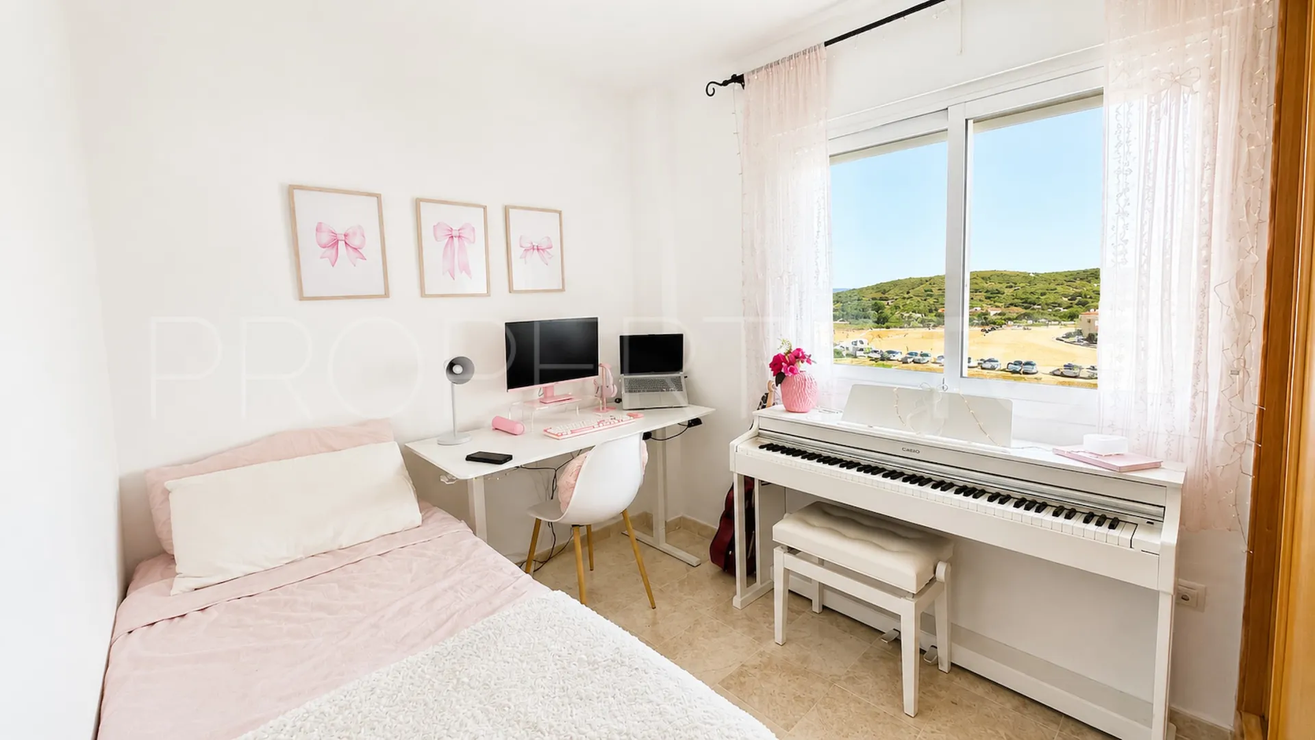 Apartamento en venta con 3 dormitorios en Manilva