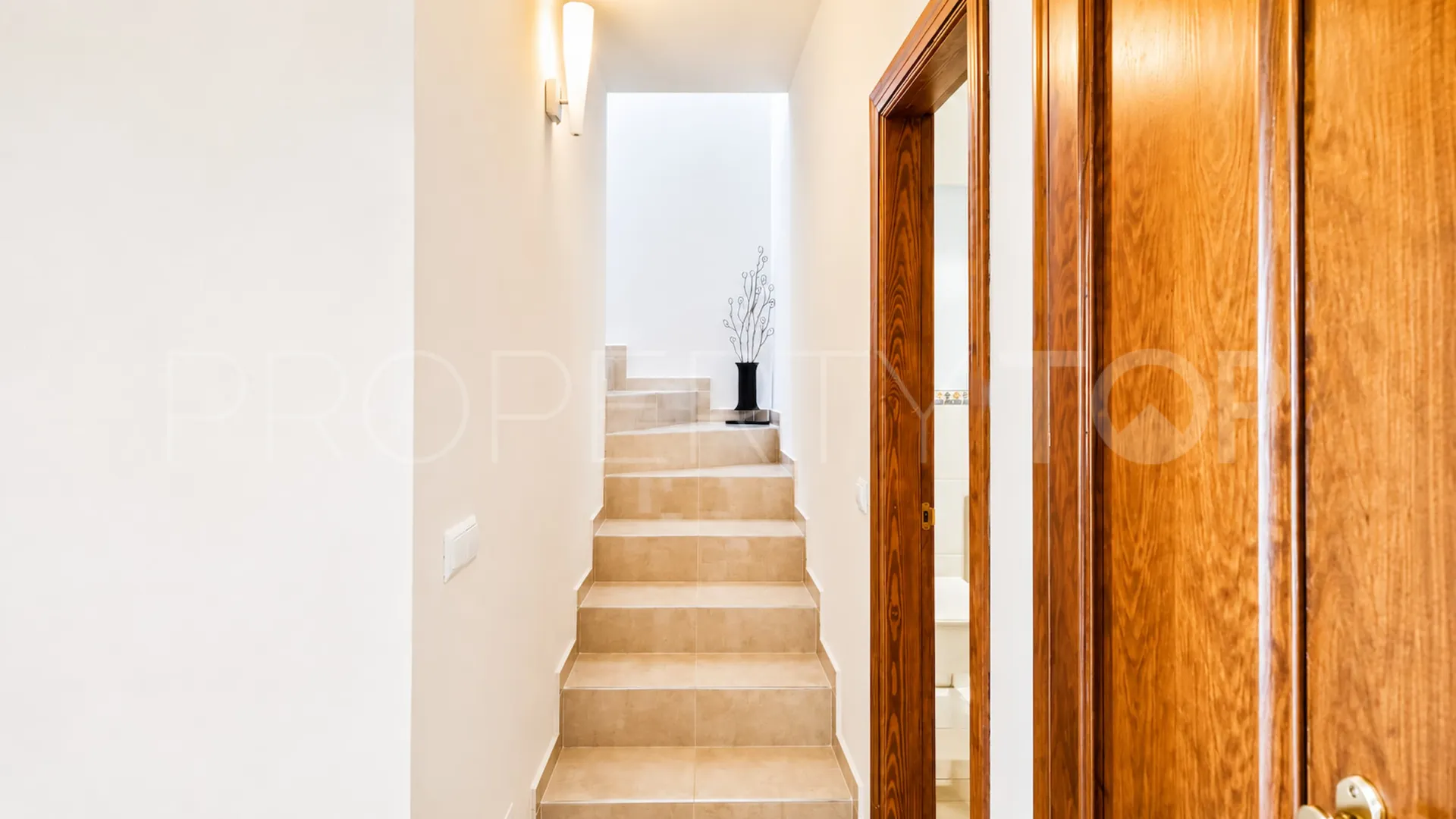 For sale villa with 5 bedrooms in La Duquesa