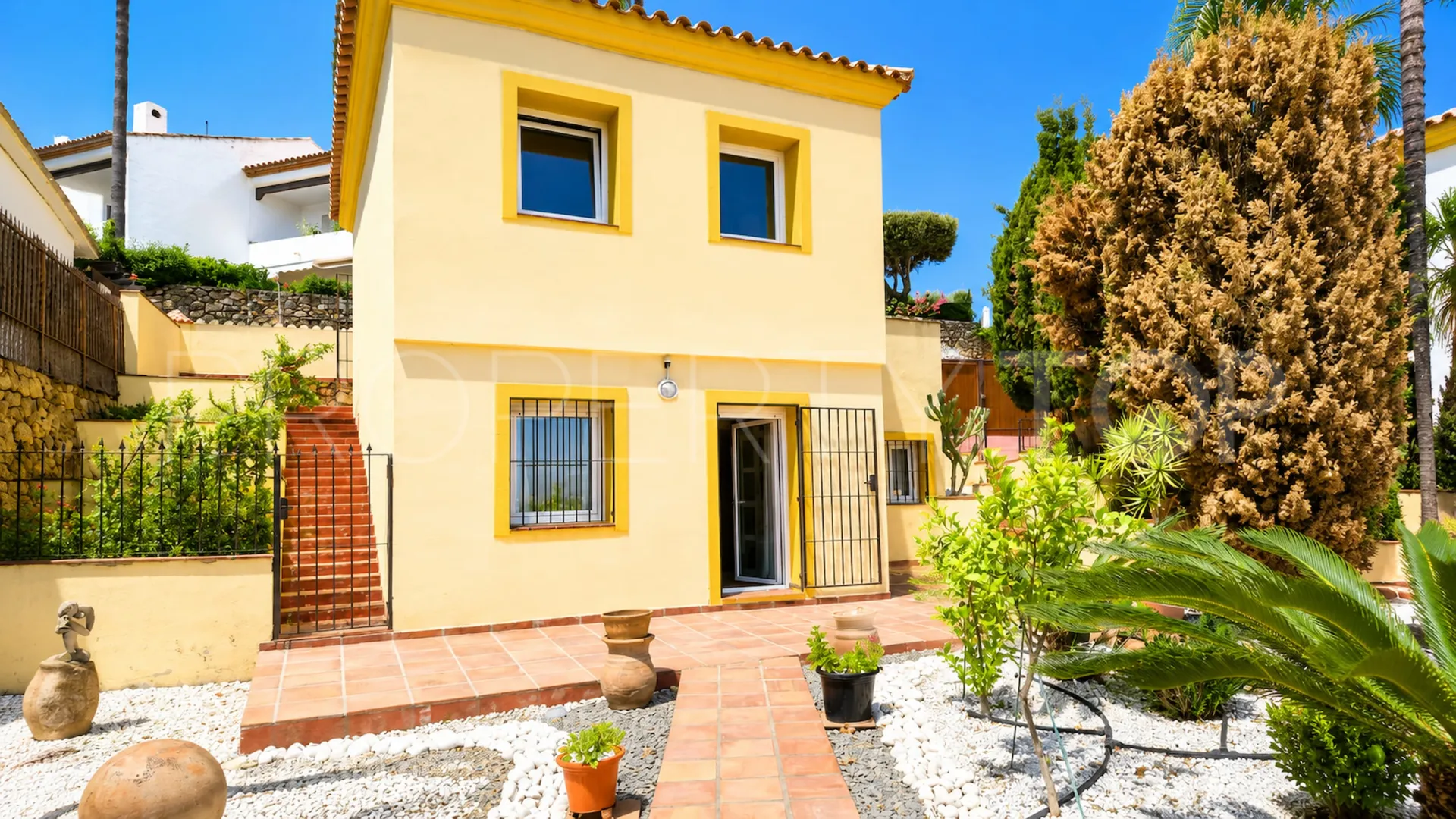 For sale villa with 5 bedrooms in La Duquesa