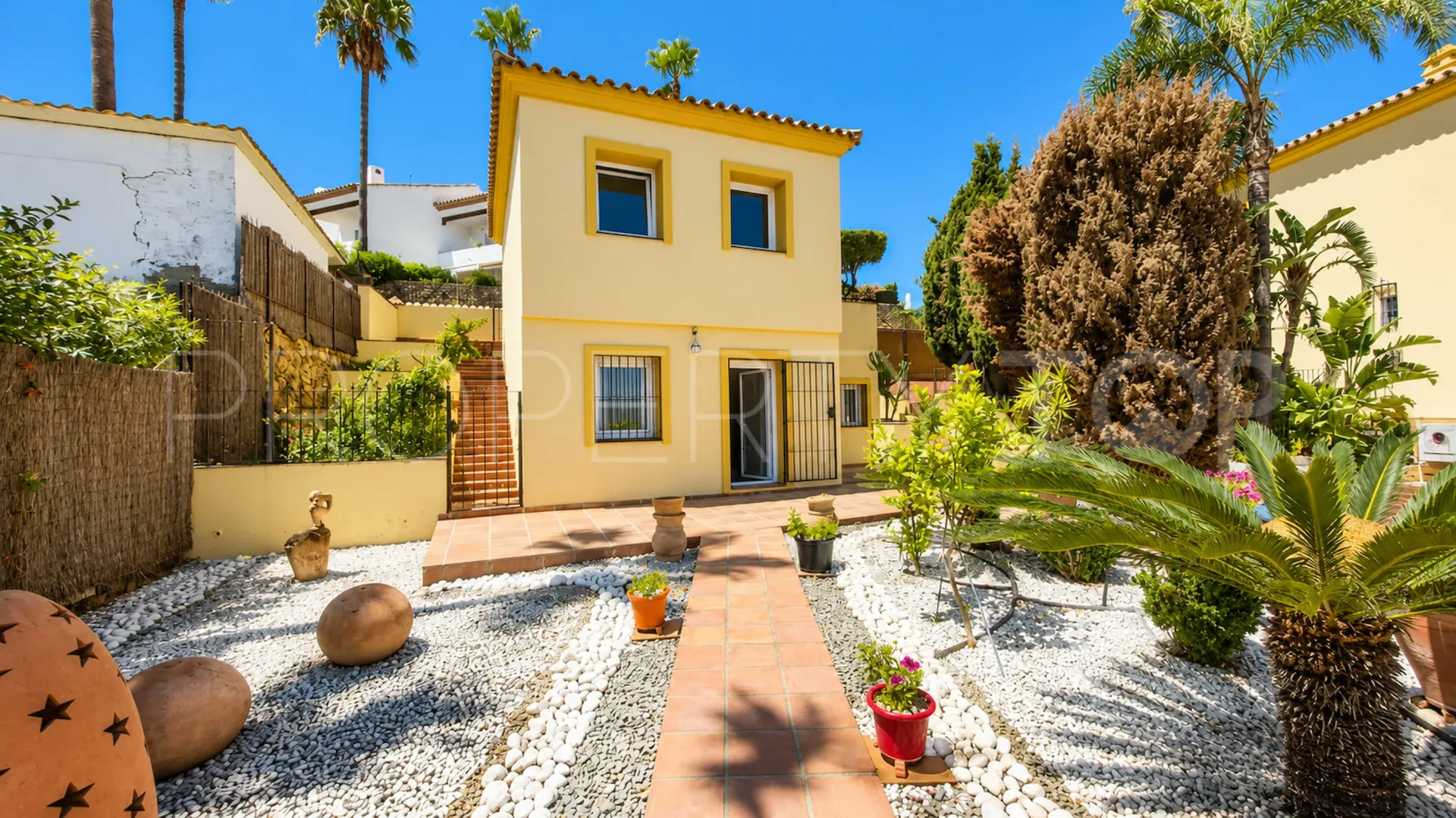 For sale villa with 5 bedrooms in La Duquesa
