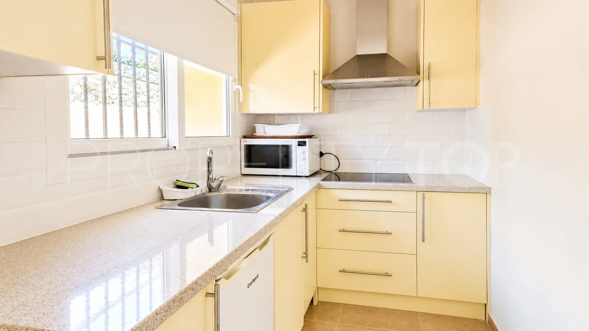 For sale villa with 5 bedrooms in La Duquesa