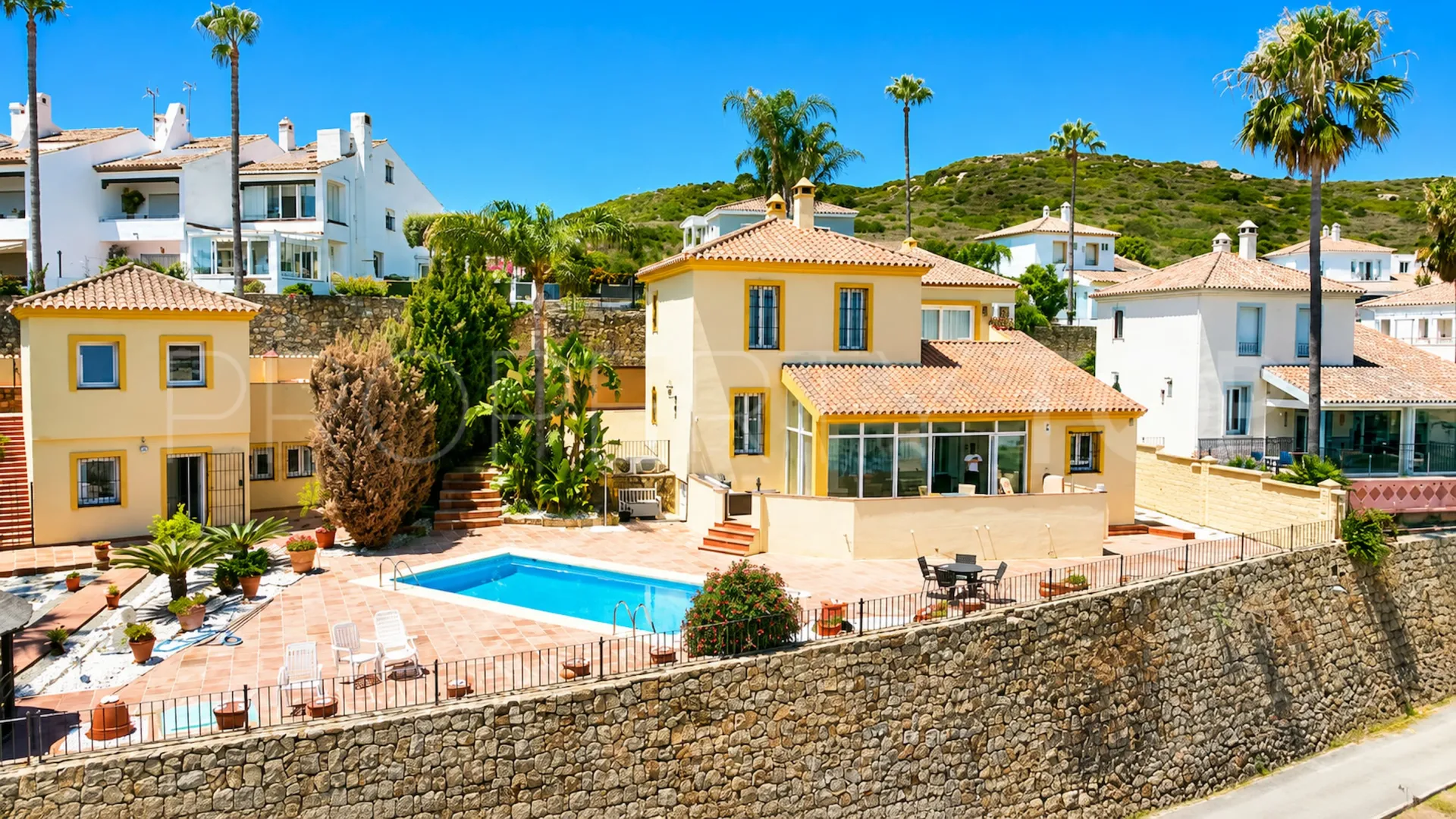 For sale villa with 5 bedrooms in La Duquesa