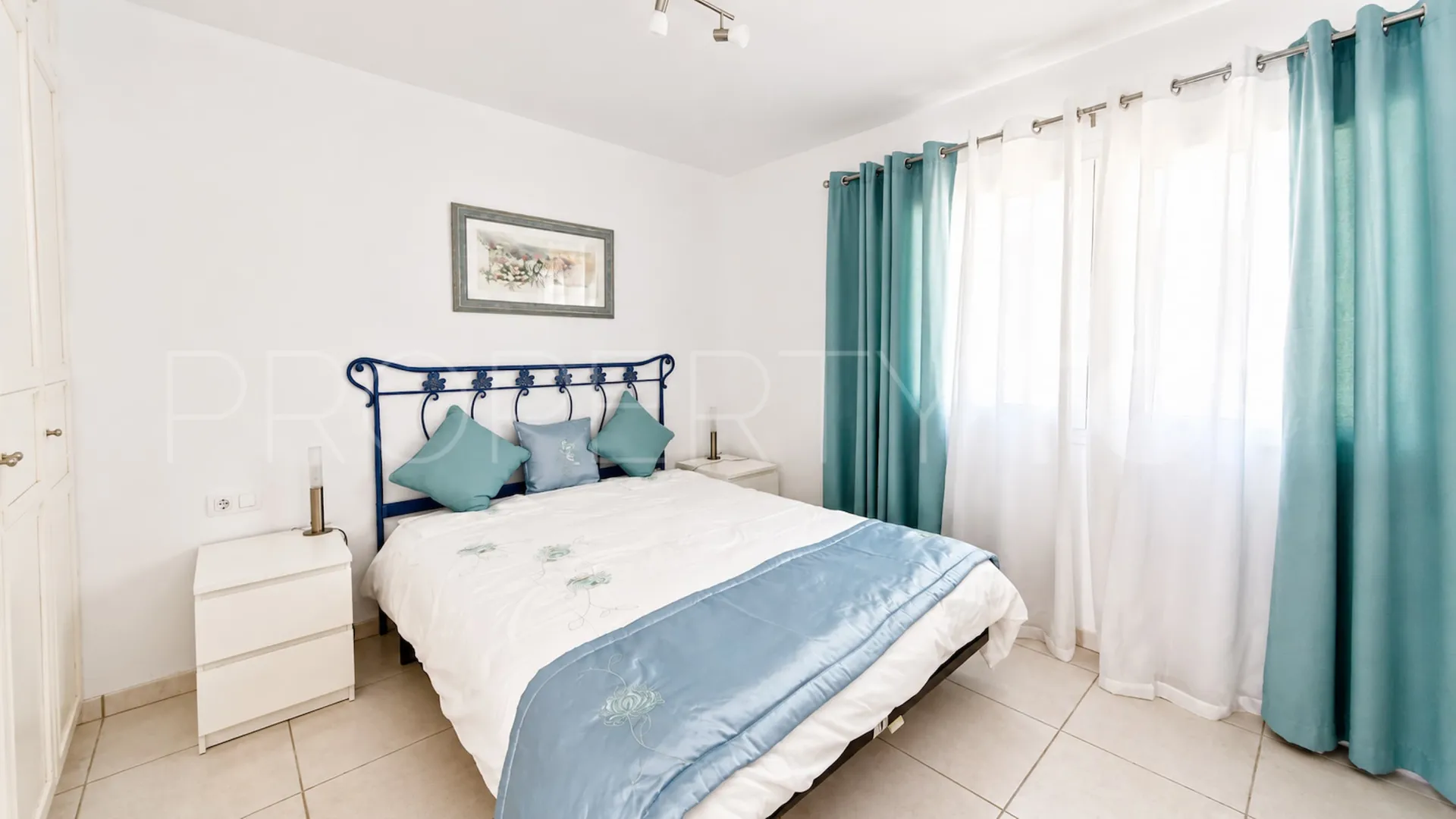For sale villa with 5 bedrooms in La Duquesa