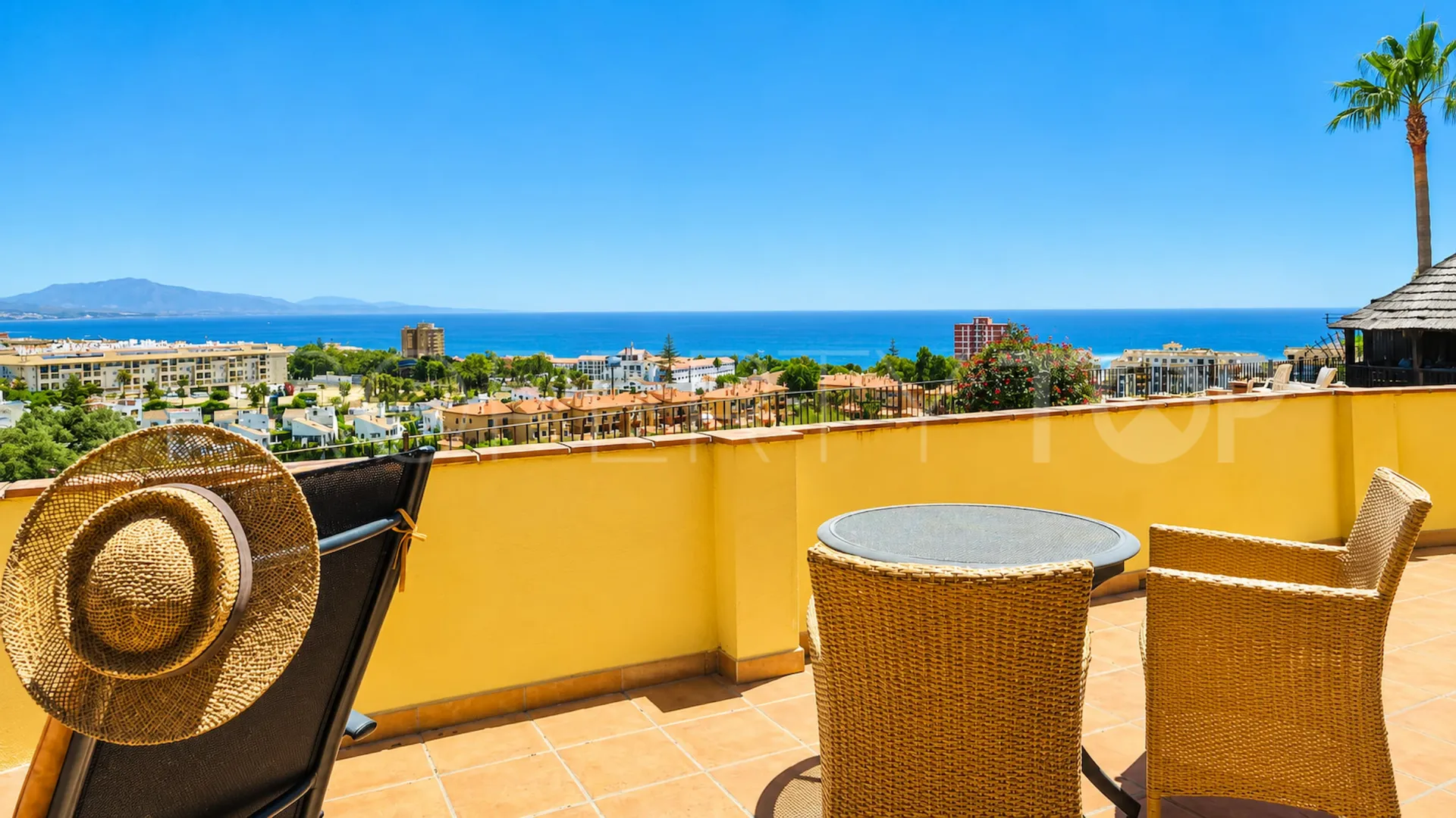 For sale villa with 5 bedrooms in La Duquesa