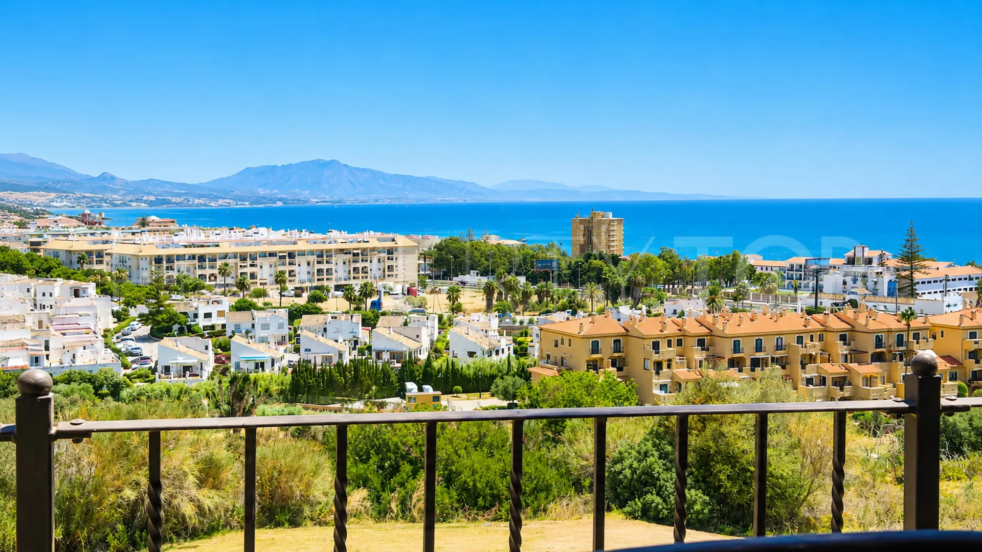 For sale villa with 5 bedrooms in La Duquesa
