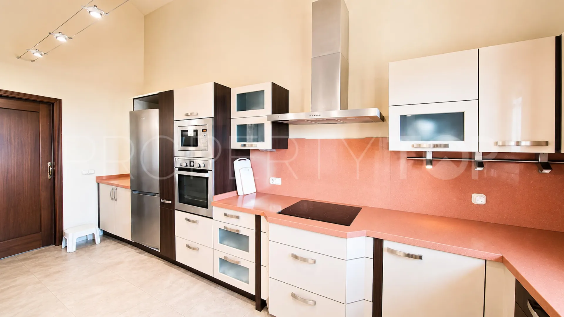 For sale villa with 5 bedrooms in La Duquesa