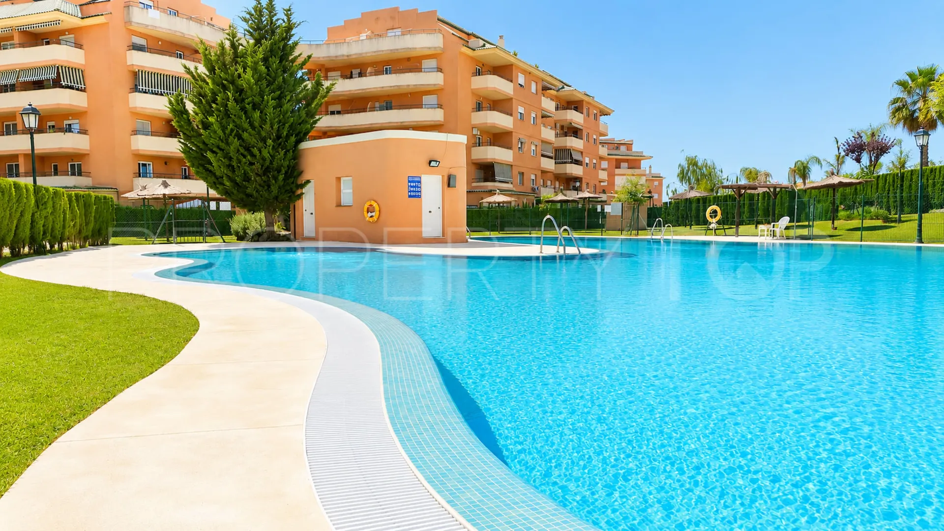 For sale 2 bedrooms apartment in Sabinillas