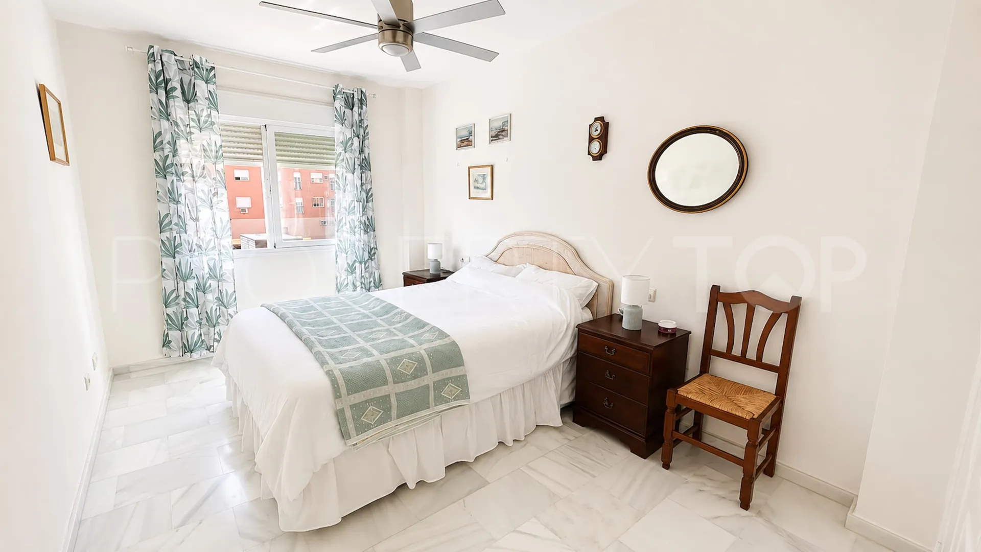 For sale 2 bedrooms apartment in Sabinillas