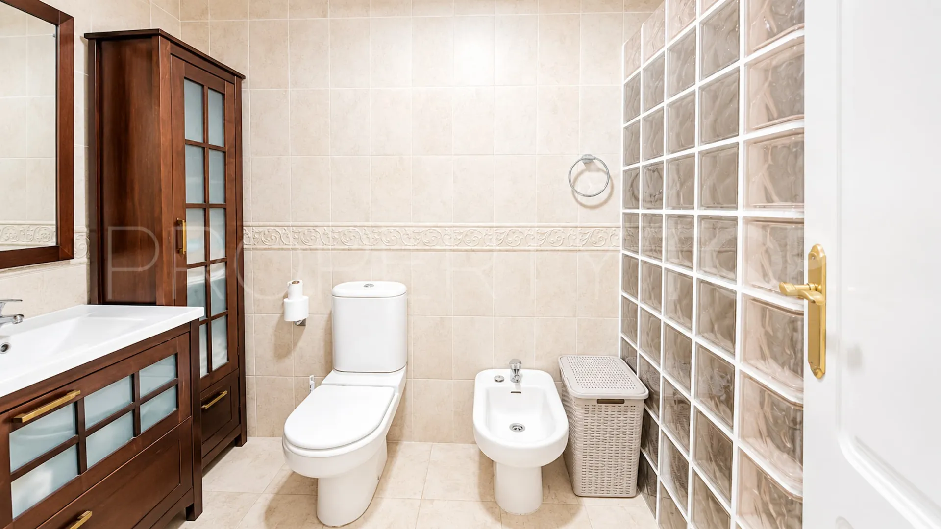For sale 2 bedrooms apartment in Sabinillas