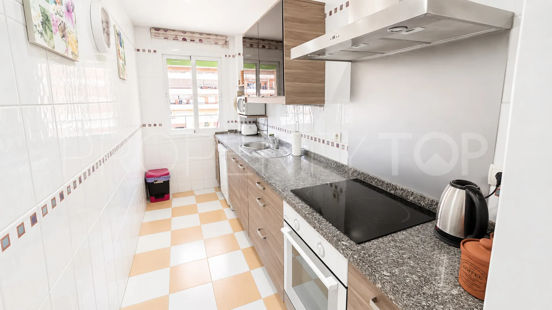 For sale 2 bedrooms apartment in Sabinillas