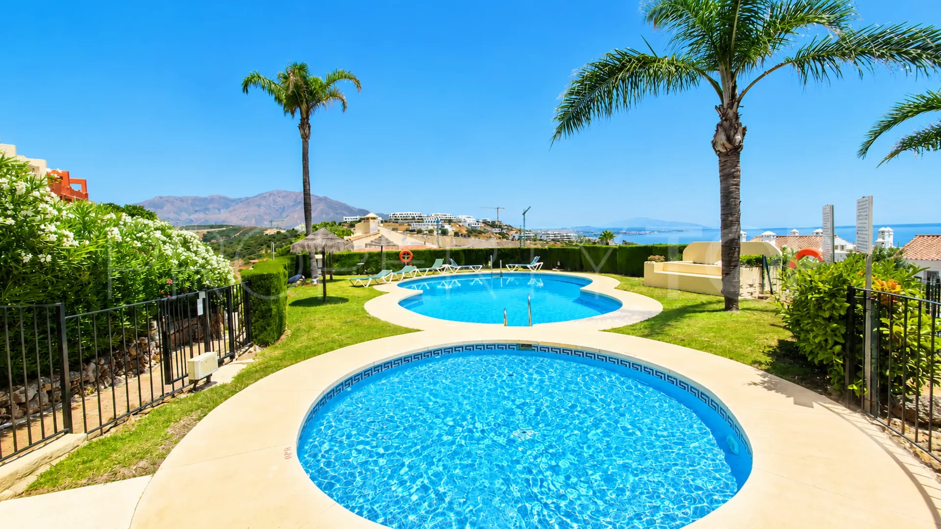 Atico duplex con 3 dormitorios a la venta en Terrazas de la Bahía
