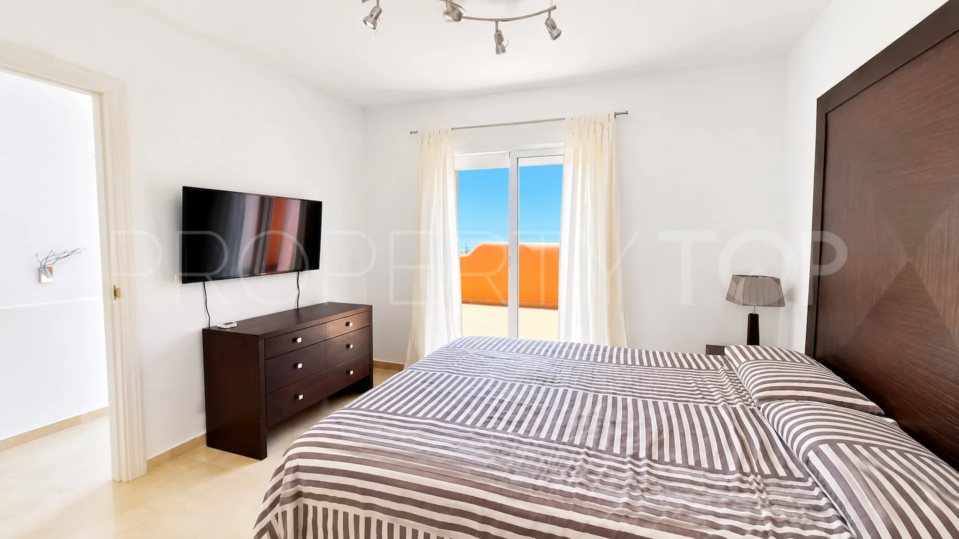 Atico duplex con 3 dormitorios a la venta en Terrazas de la Bahía