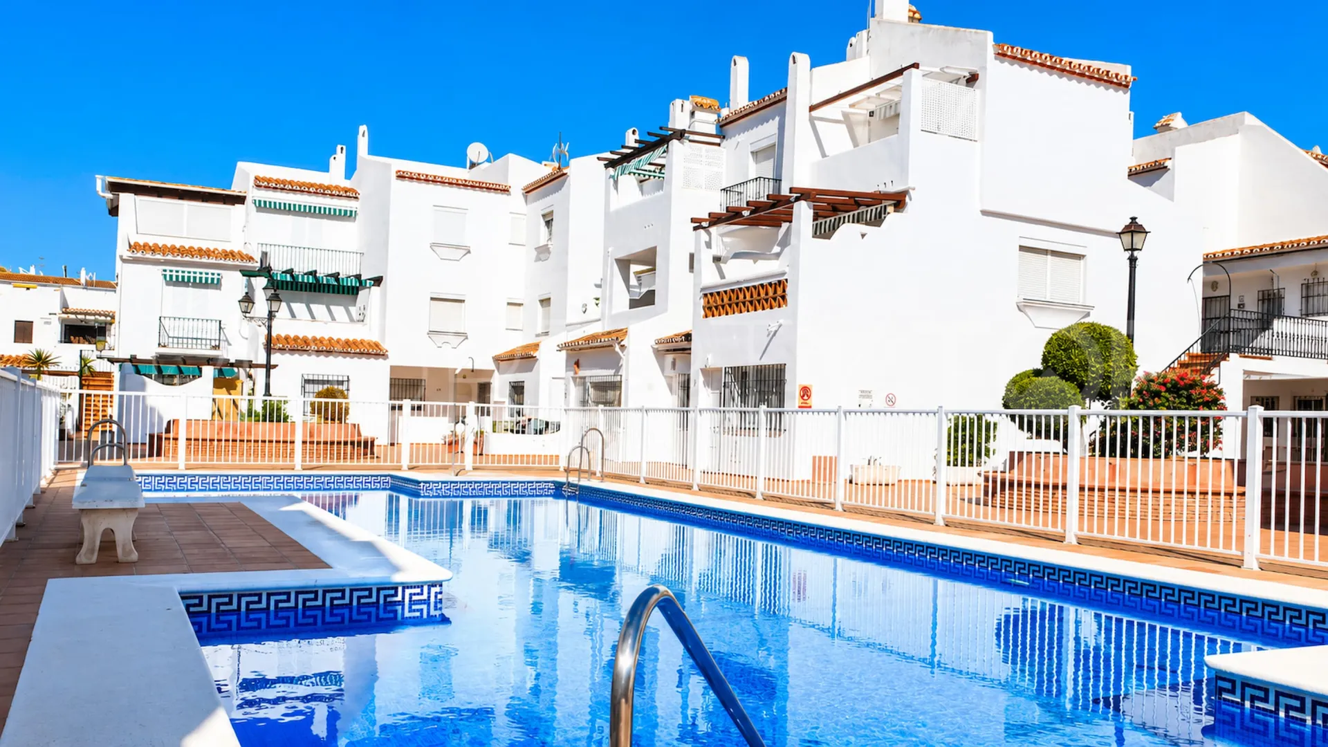 Apartamento planta baja a la venta de 2 dormitorios en La Duquesa