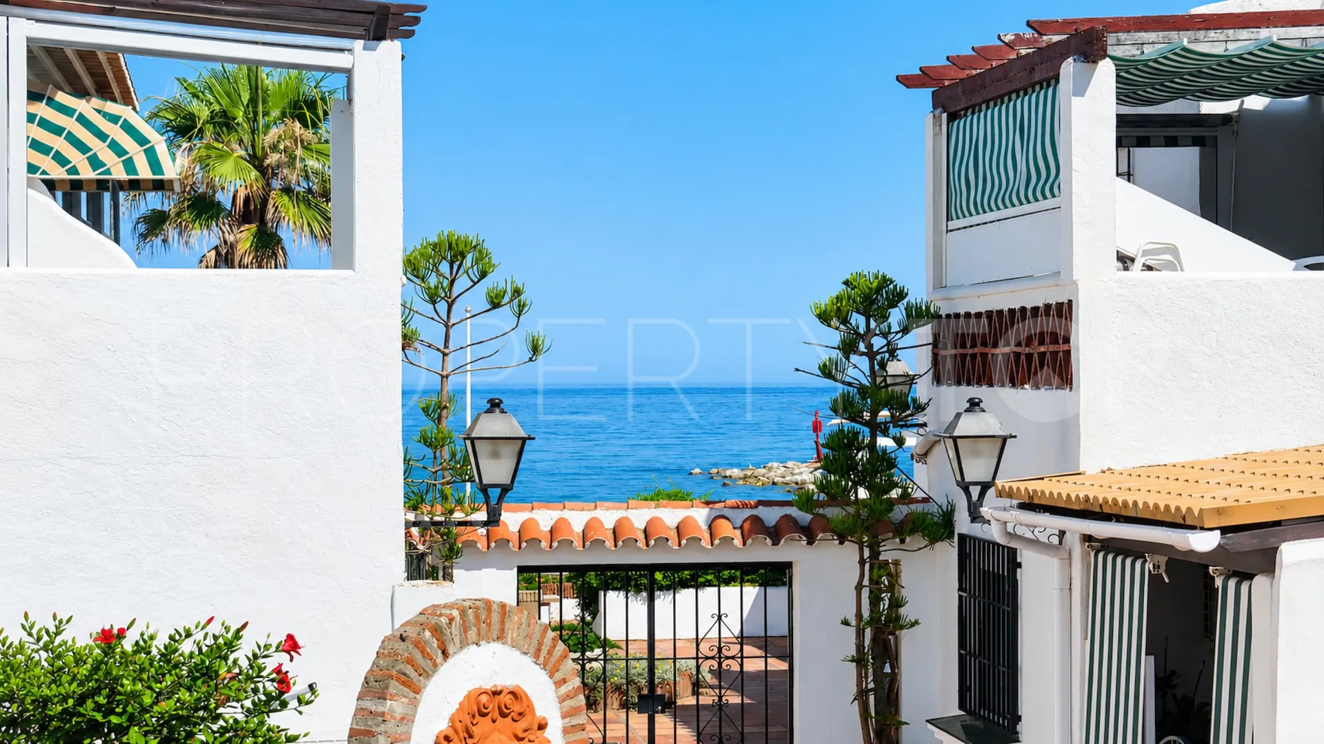 Apartamento planta baja a la venta de 2 dormitorios en La Duquesa