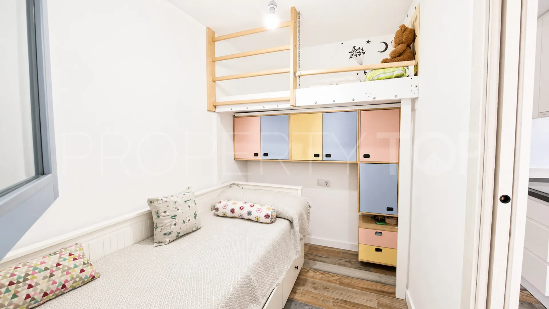 Apartamento planta baja a la venta de 2 dormitorios en La Duquesa