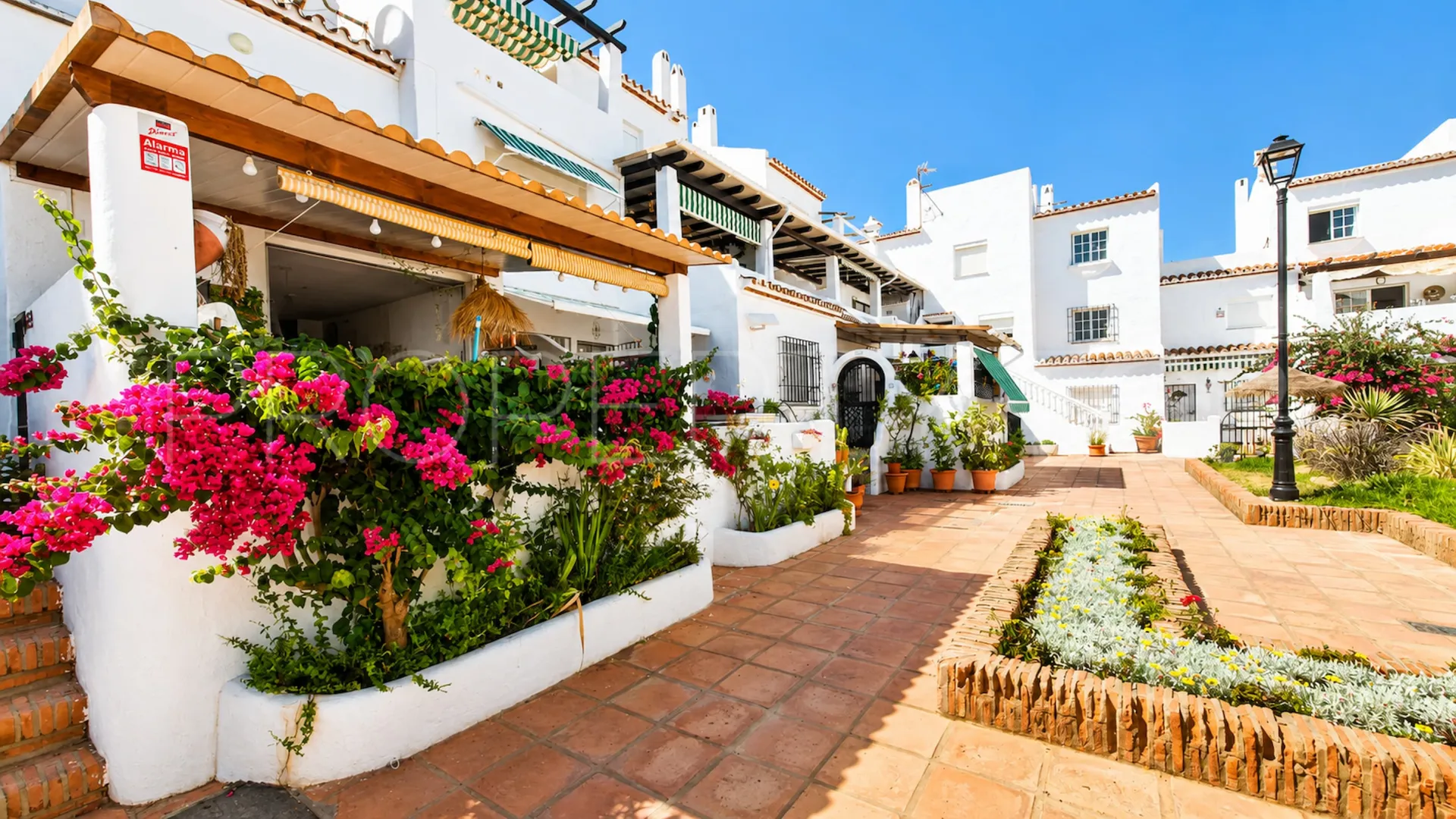 Apartamento planta baja a la venta de 2 dormitorios en La Duquesa