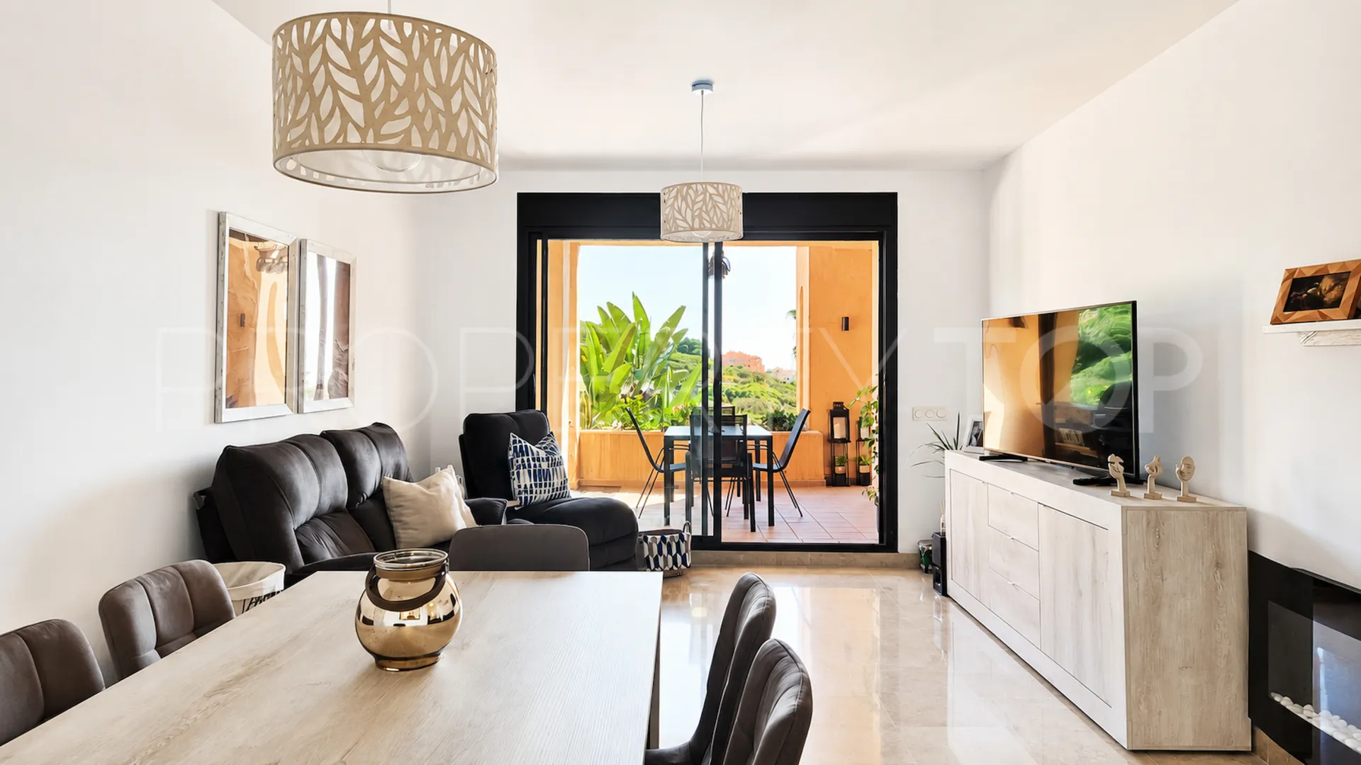 Duquesa Village, apartamento planta baja a la venta