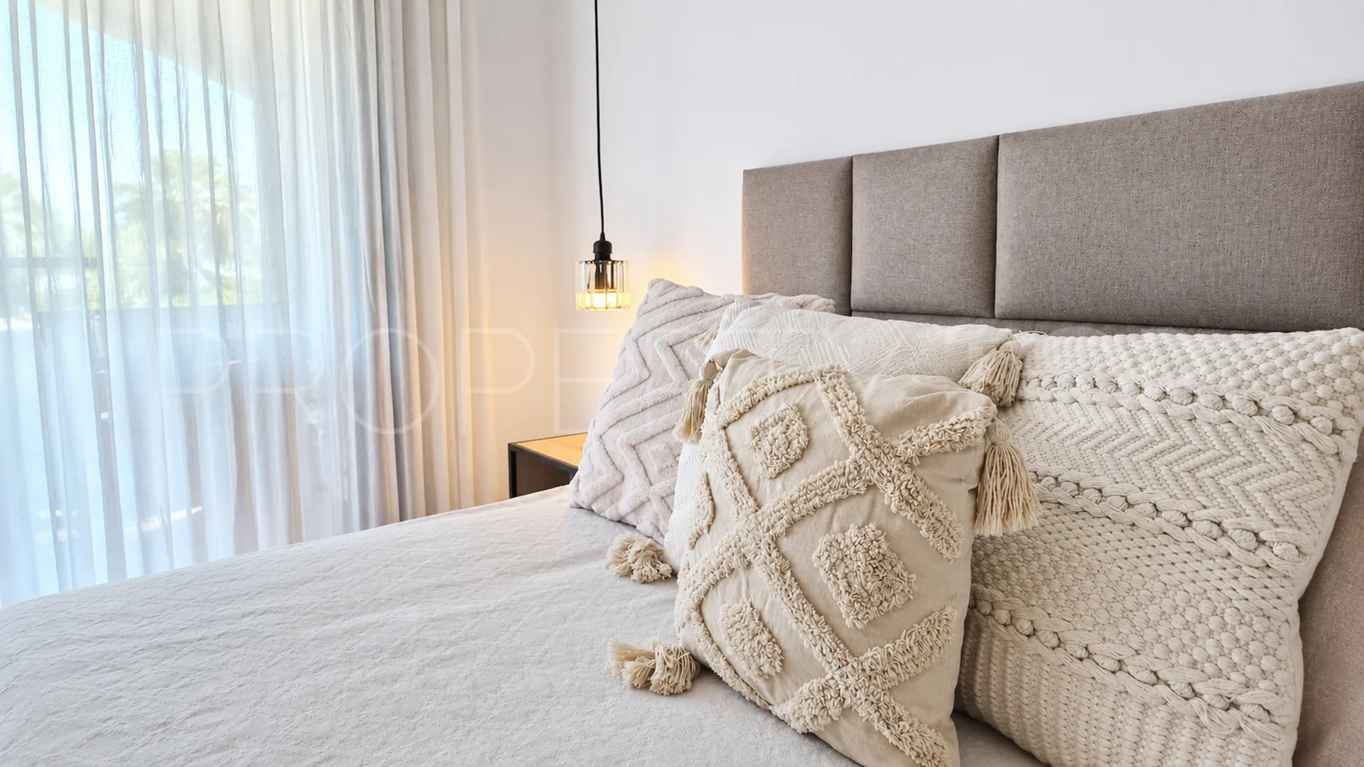 Duquesa Village, apartamento planta baja a la venta