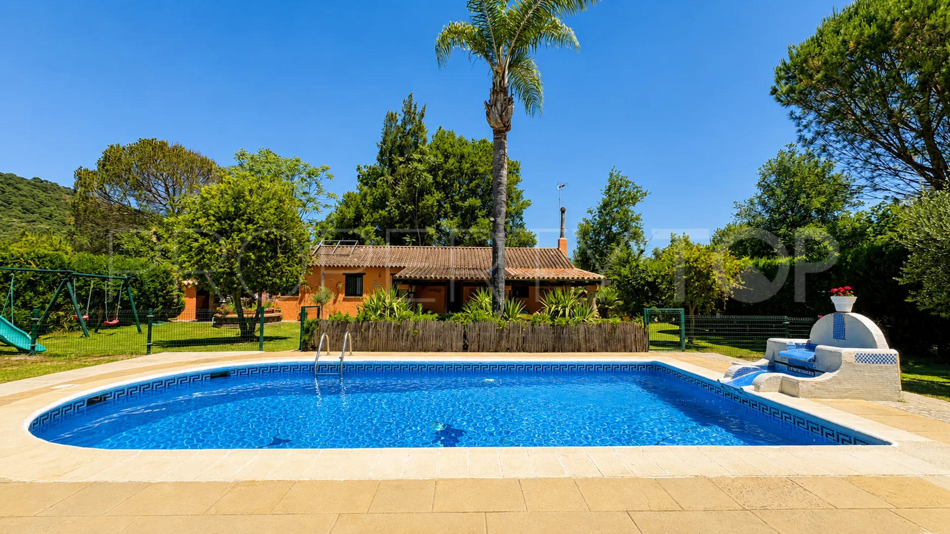 Finca en venta de 4 dormitorios en Jimena de La Frontera