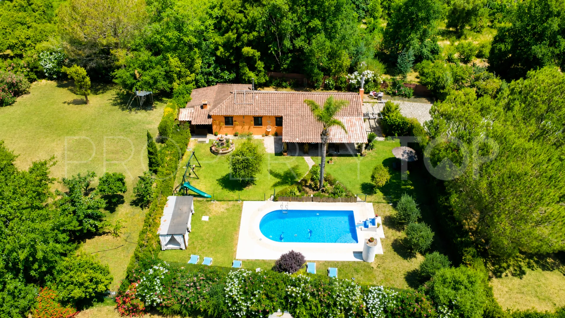 Finca en venta de 4 dormitorios en Jimena de La Frontera