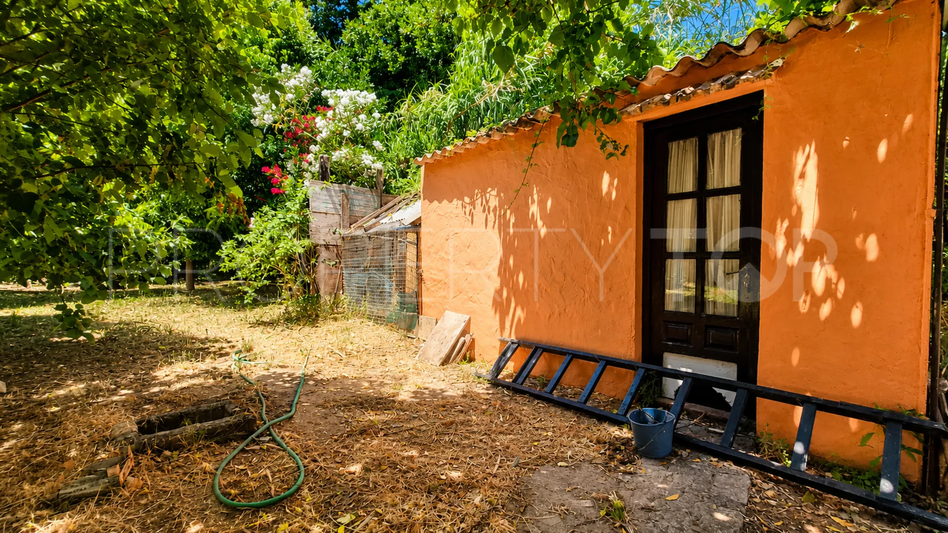 Finca en venta de 4 dormitorios en Jimena de La Frontera