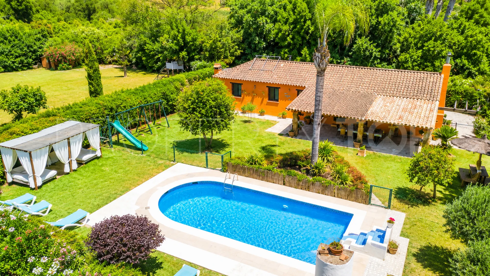 Finca en venta de 4 dormitorios en Jimena de La Frontera