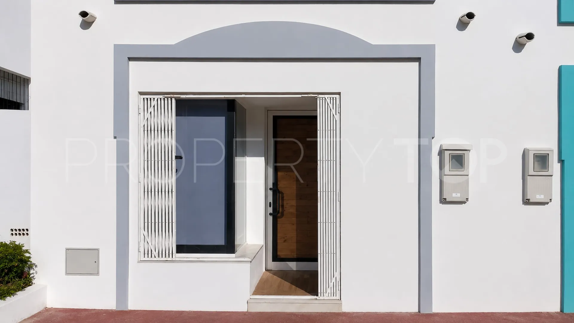 For sale commercial premises in Princesa Kristina