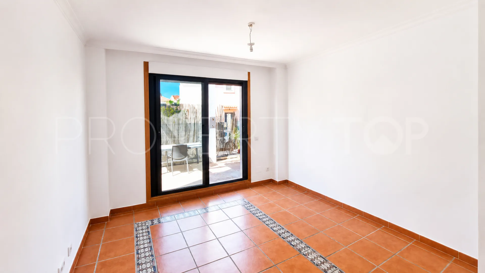Villa en venta en Sabinillas