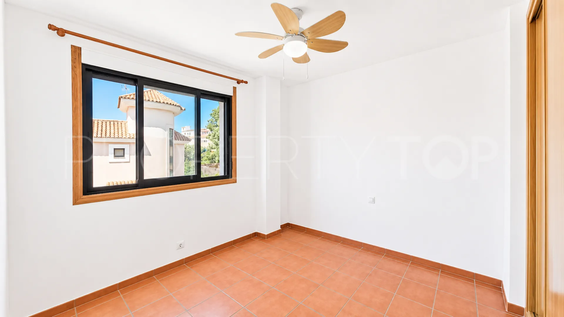 Villa en venta en Sabinillas