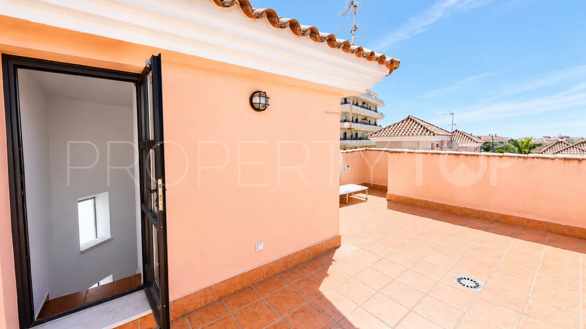 Villa en venta en Sabinillas